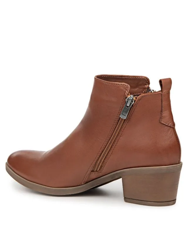Everly Women's Carmen Boots- Tan