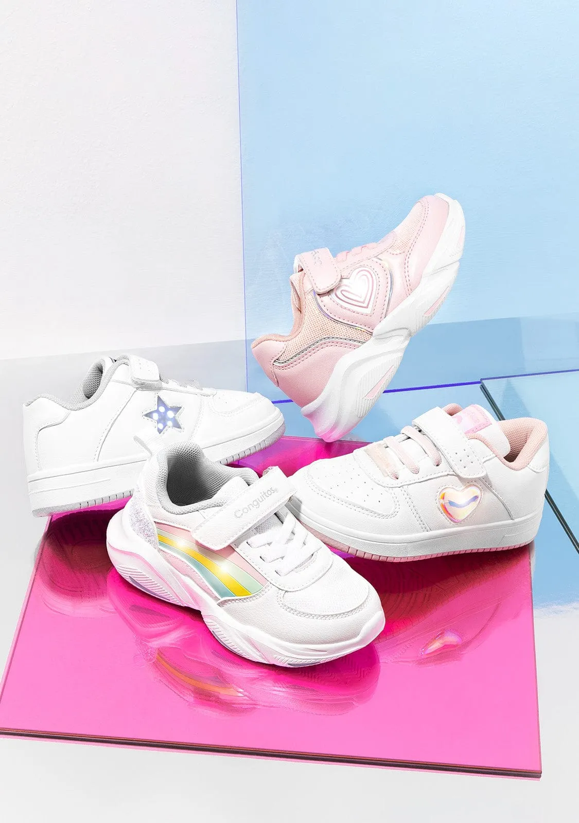 Girl's White Heart With Lights Sneakers