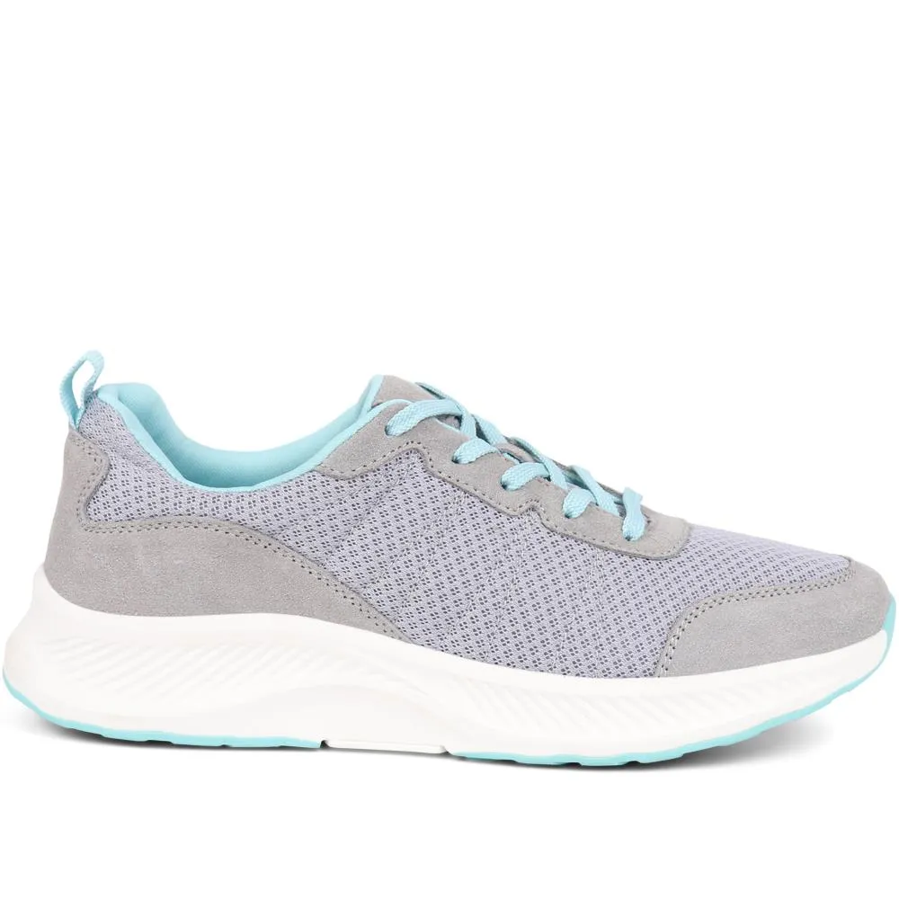 Lace-Up Trainers - BRK39032 / 325 104