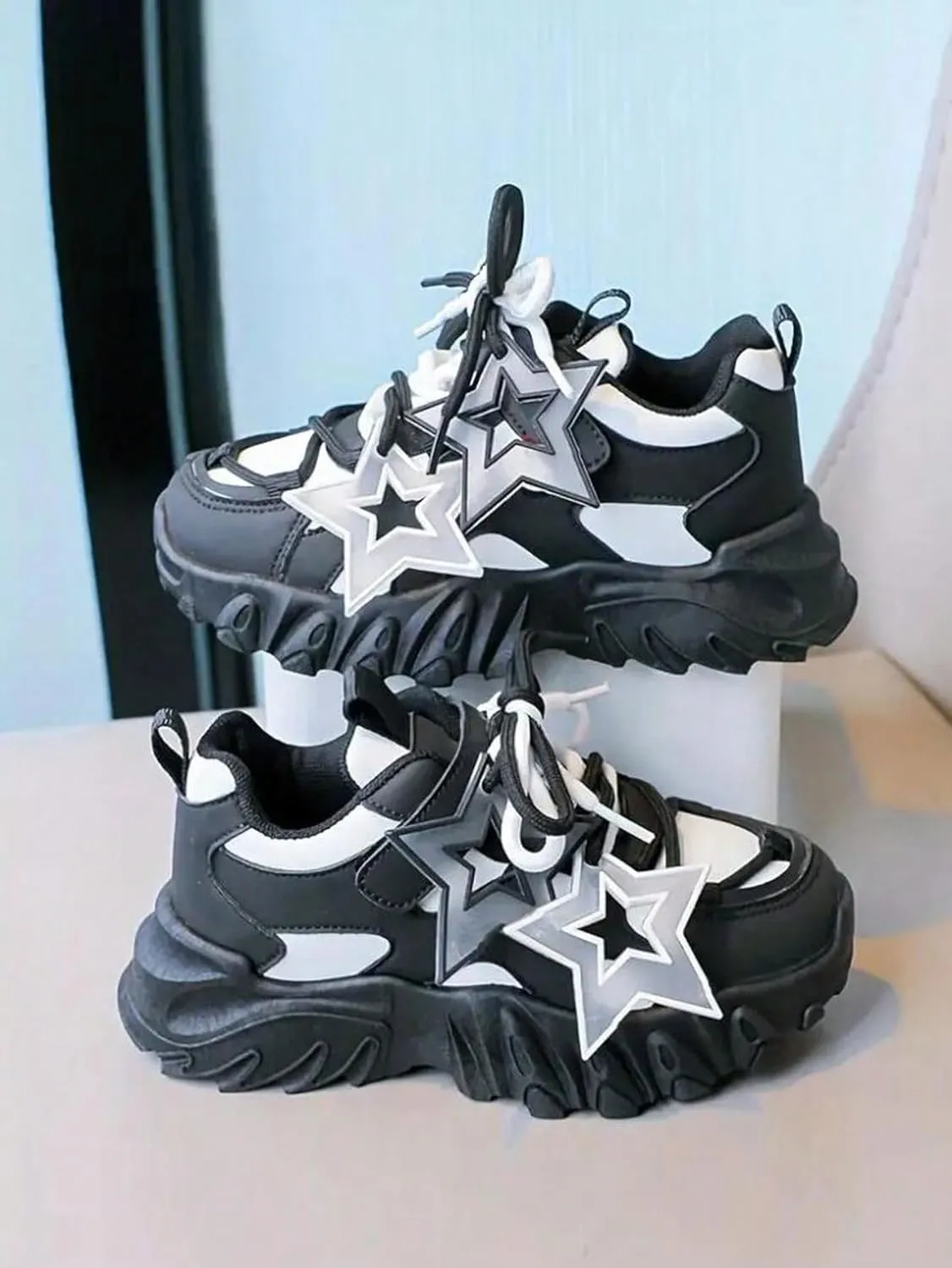 Ombre Y2K Cute Star Pattern Sneakers Stylish Lightweight Low Top Shoes for Kids and Women Casual Everyday Walking School Travel All Season Non Slip Comfort Fit