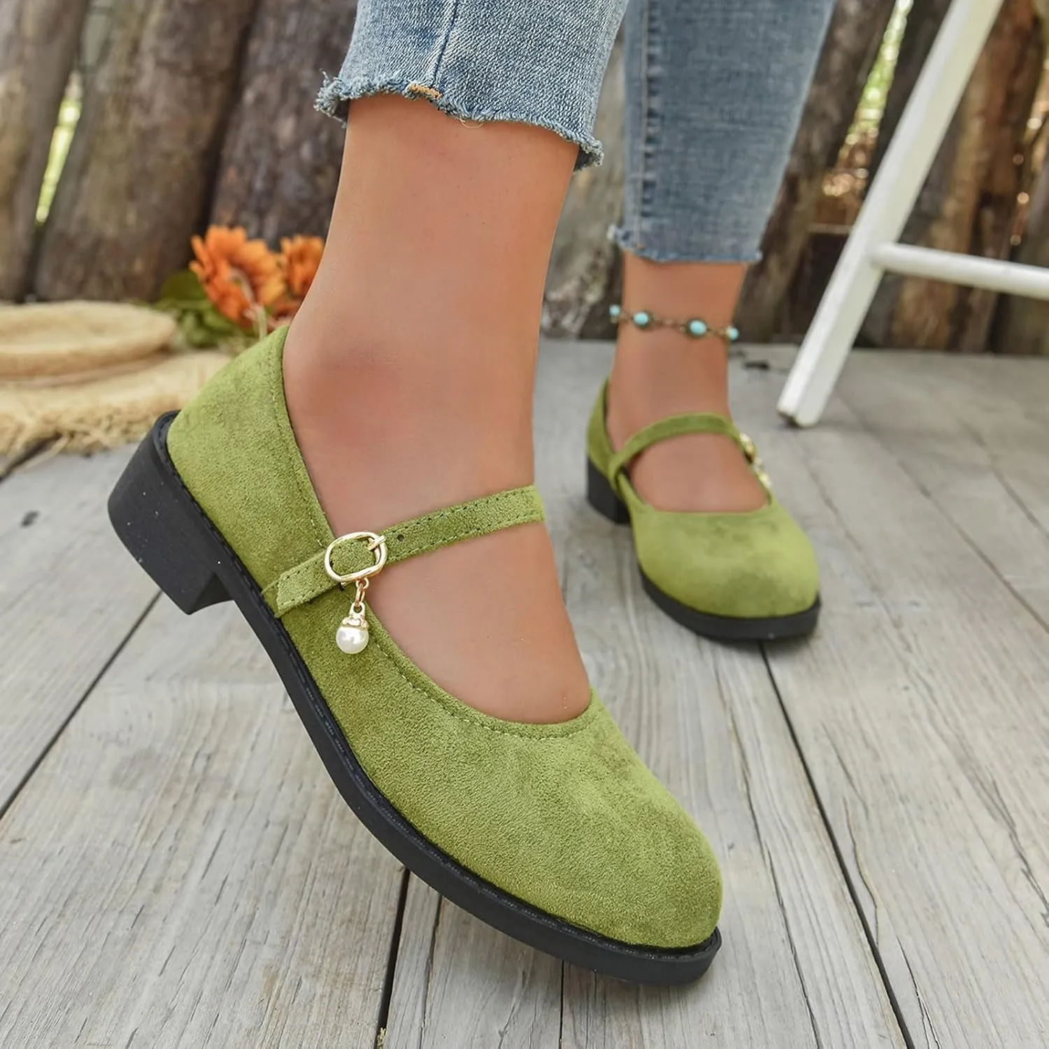 Women's Casual Closed Toe Flat Shoes Comfortable Everyday Walking Sneakers for Jeans All Seasons Versatile Wear