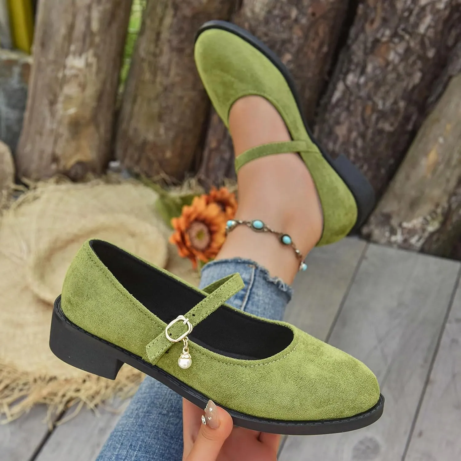 Women's Casual Closed Toe Flat Shoes Comfortable Everyday Walking Sneakers for Jeans All Seasons Versatile Wear