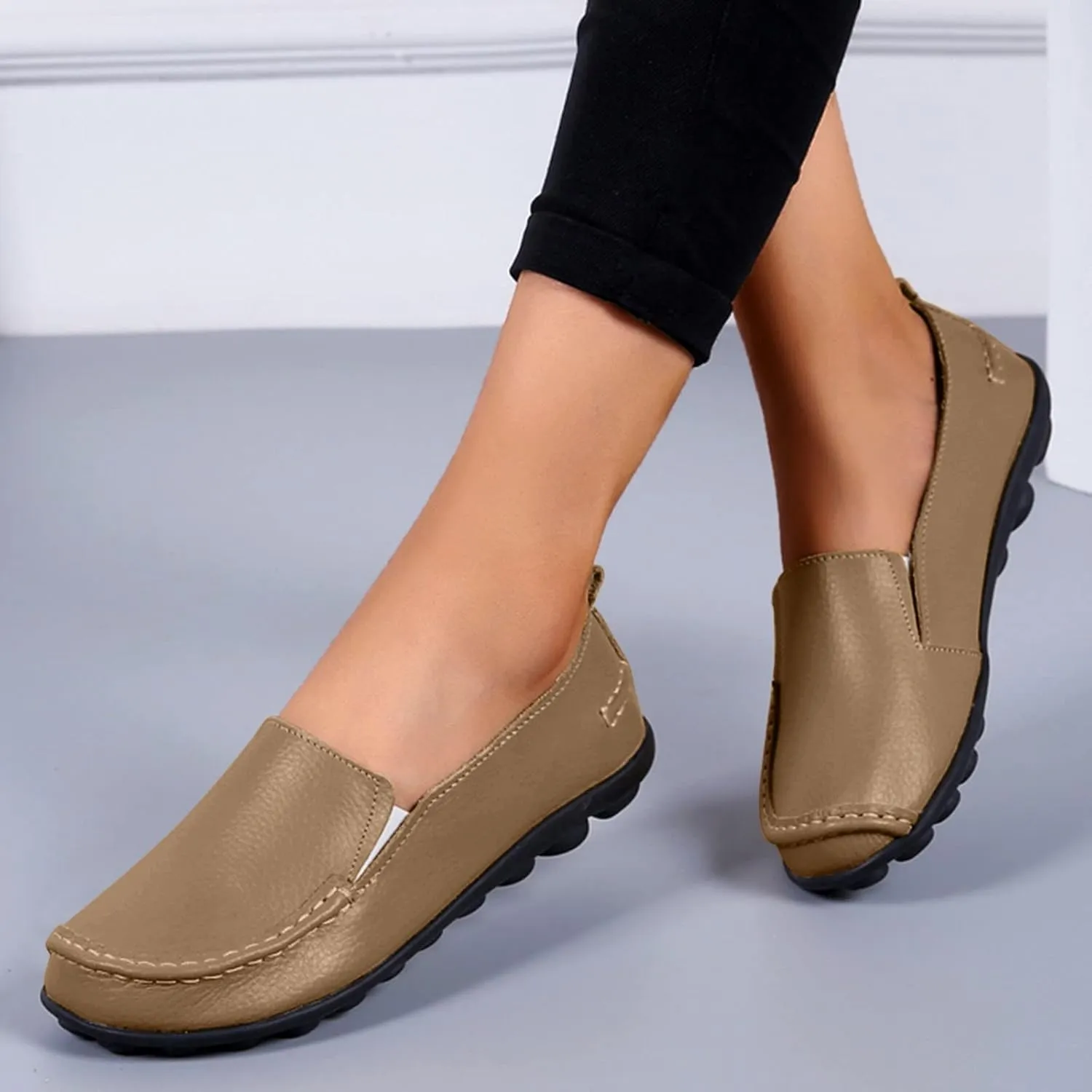 Women's Wide Loafers Slip on Flat Shoes Comfort Penny Loafers with Arch Support Dressy Moccasins Shoes Office Shoes